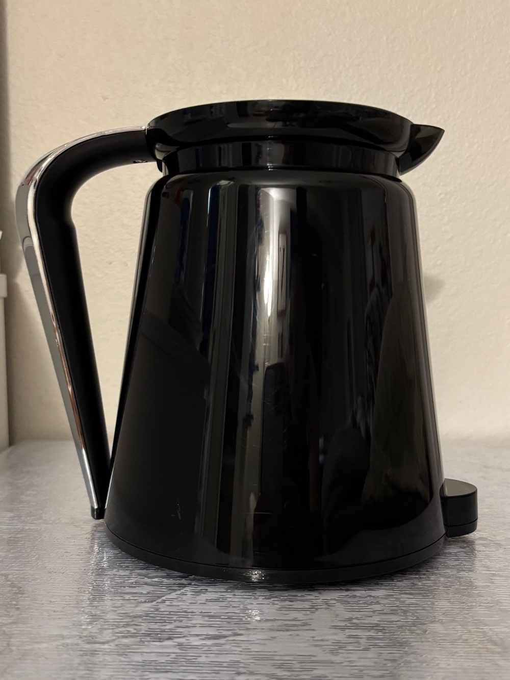 Keurig 2.0 Thermal Carafe 32oz. Black w Silver Handle